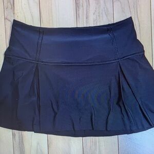 EUC! Lululemon Lost In Pace Skirt In Black Size 8